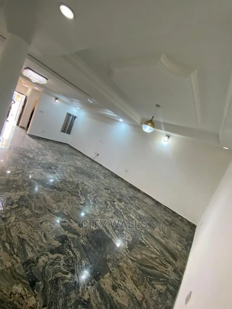 3bdrm Block of Flats in Lekki Phase 1 for rent in Lekki Phase 1