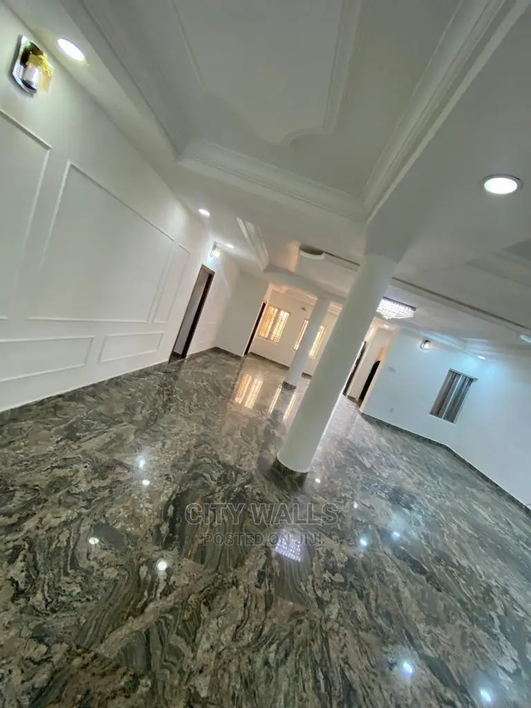 3bdrm Block of Flats in Lekki Phase 1 for rent in Lekki Phase 1