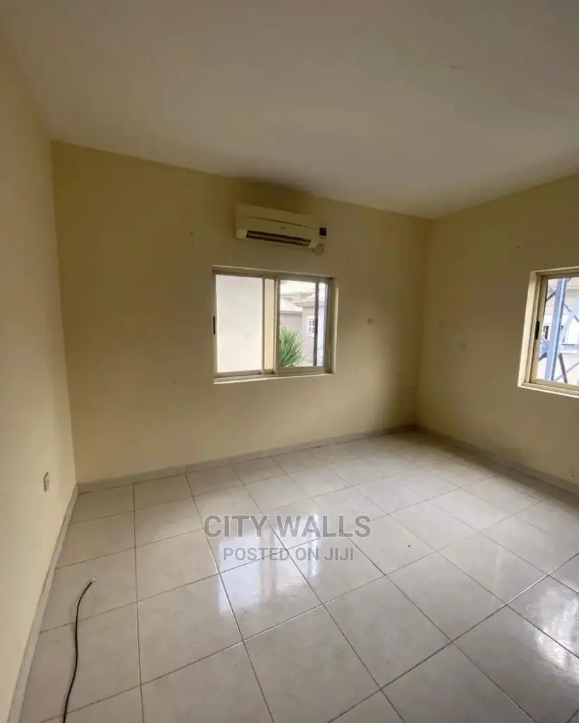 3bdrm Block of Flats in Lekki Phase 1 for Rent in Lekki Phase 1
