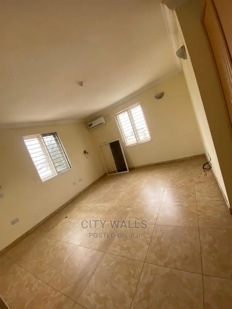 3bdrm Block of Flats in Lekki Phase 1 for Rent in Lekki Phase 1