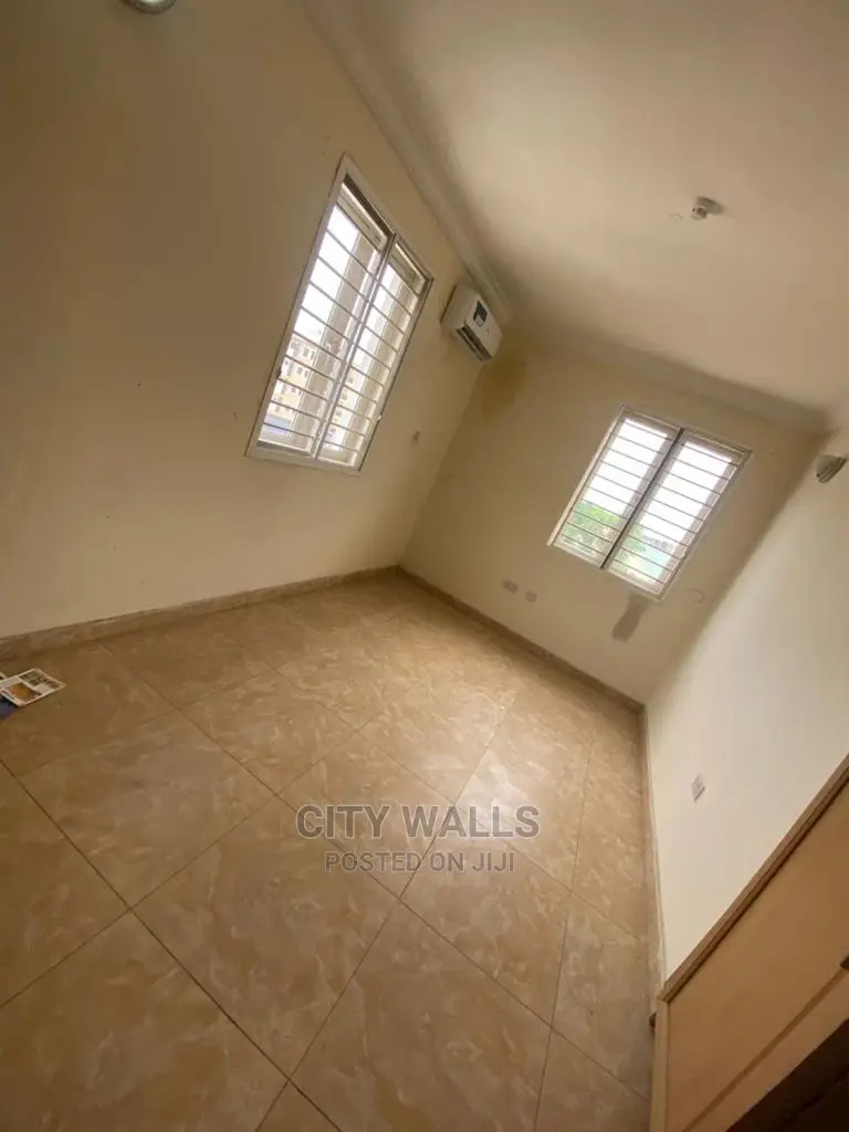 3bdrm Block of Flats in Lekki Phase 1 for Rent in Lekki Phase 1