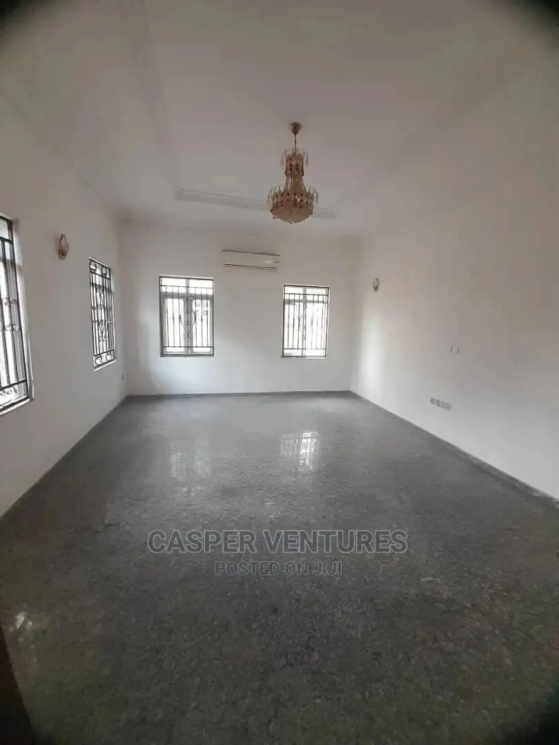 Studio Apartment in Chevron for rent in Chevron