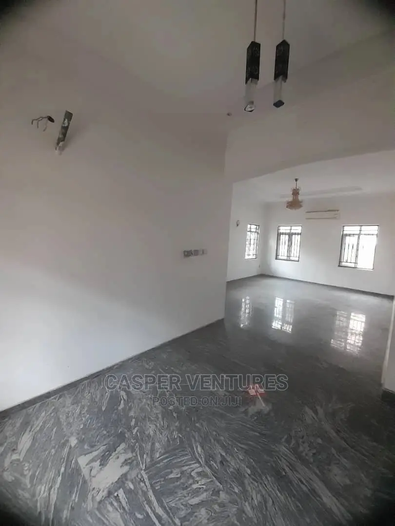 Studio Apartment in Chevron for rent in Chevron