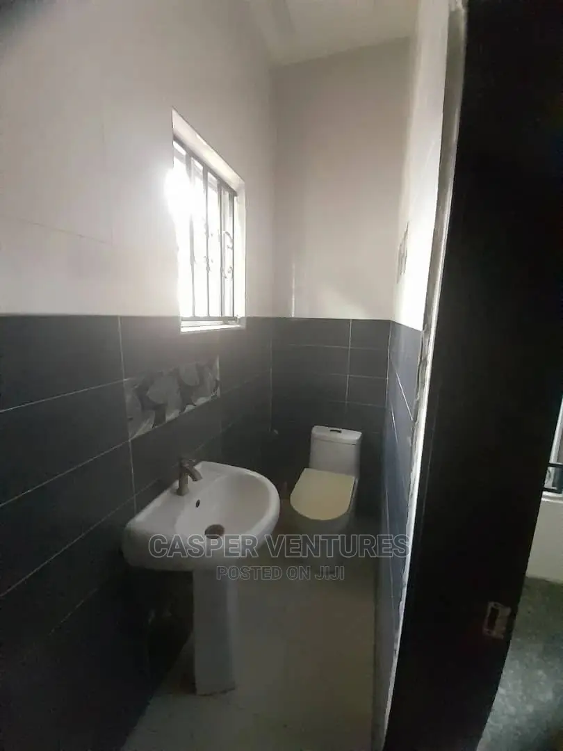 Studio Apartment in Chevron for rent in Chevron