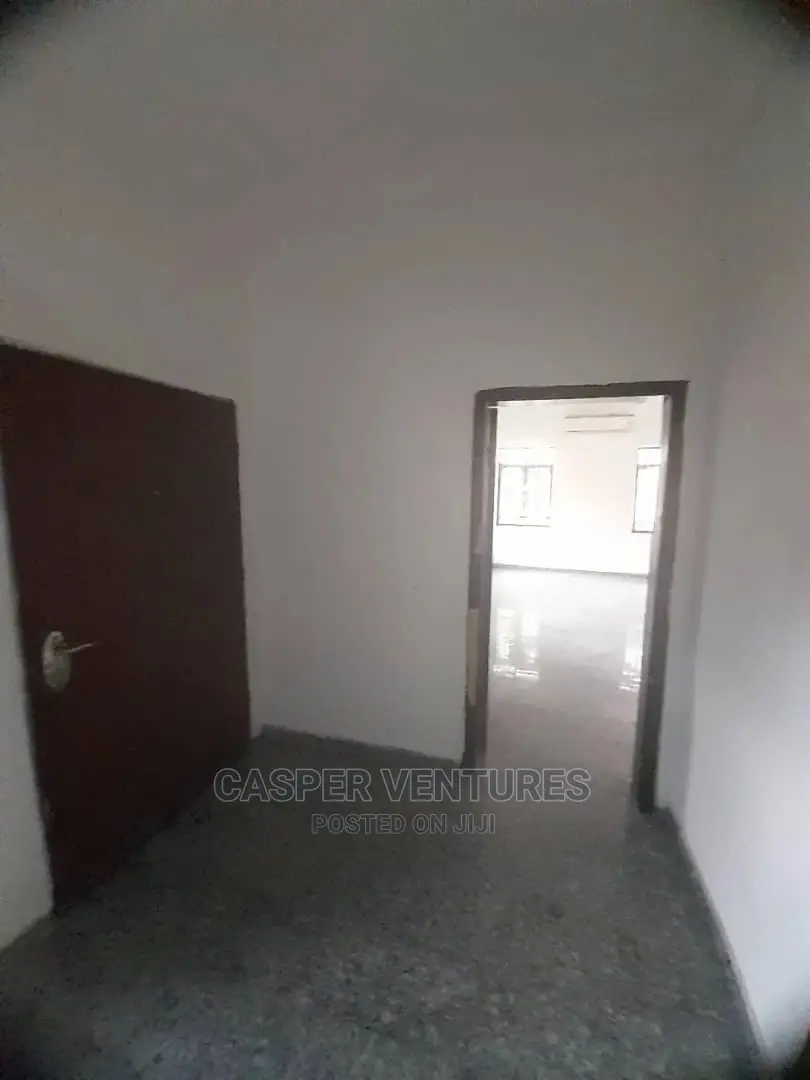 Studio Apartment in Chevron for rent in Chevron