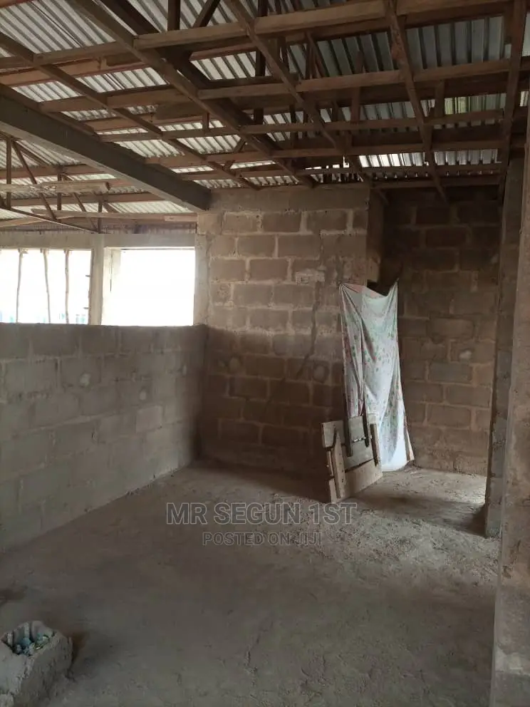 Warehouse for Sale in Oluyole Estate