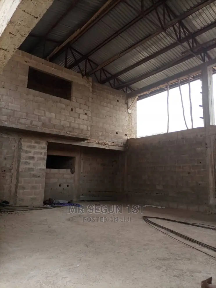 Warehouse for Sale in Oluyole Estate