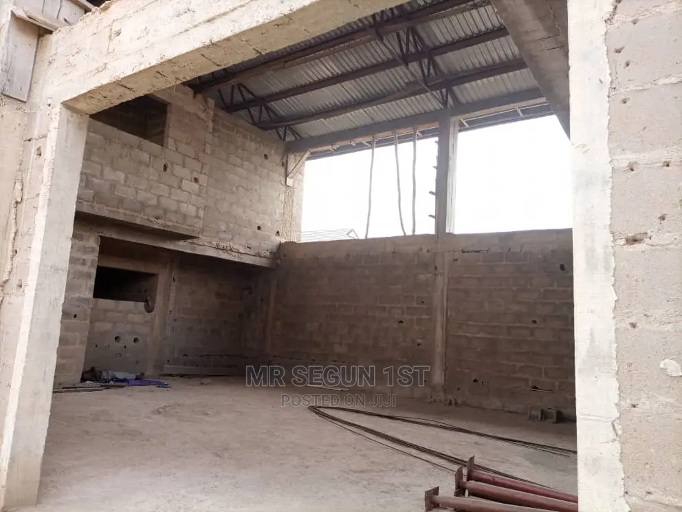 Warehouse for Sale in Oluyole Estate