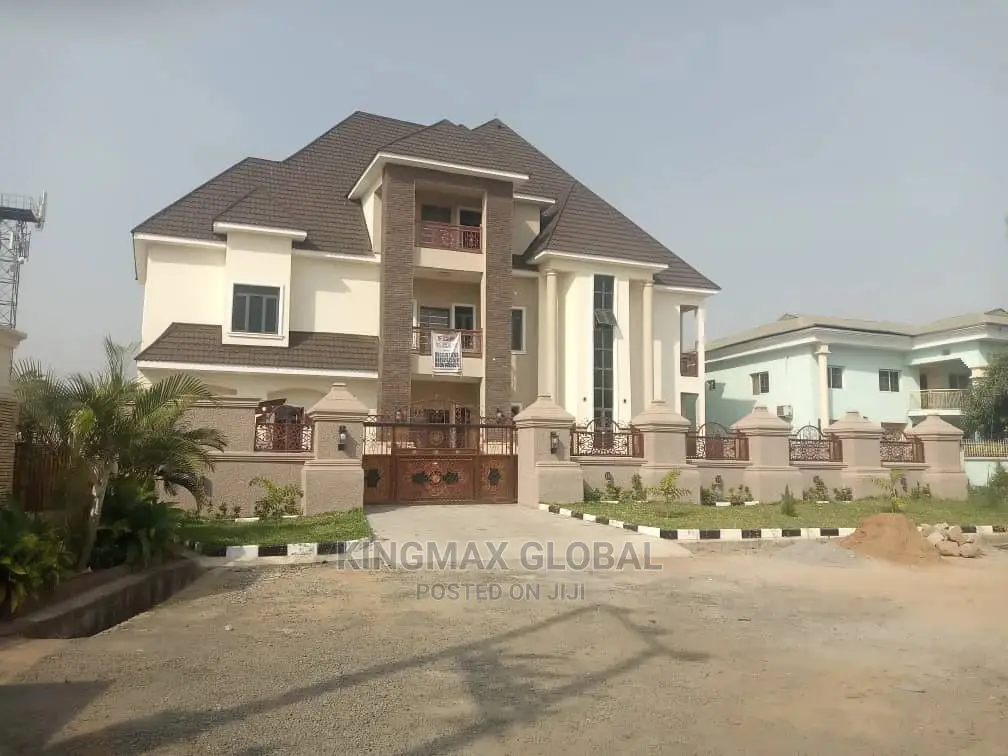 9bdrm Mansion in Maitama for sale in Maitama