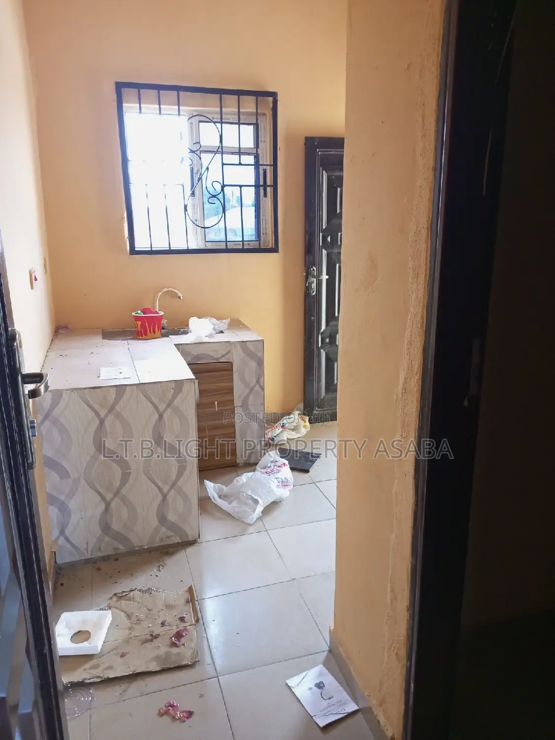 2bdrm Block of Flats in L.Tb Light 🚨, Oshimili South for rent in Oshimili South