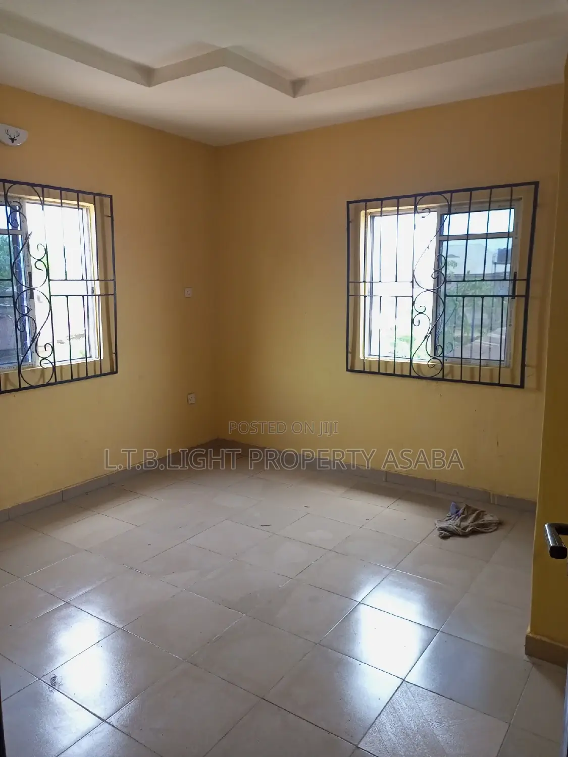 2bdrm Block of Flats in L.Tb Light 🚨, Oshimili South for rent in Oshimili South