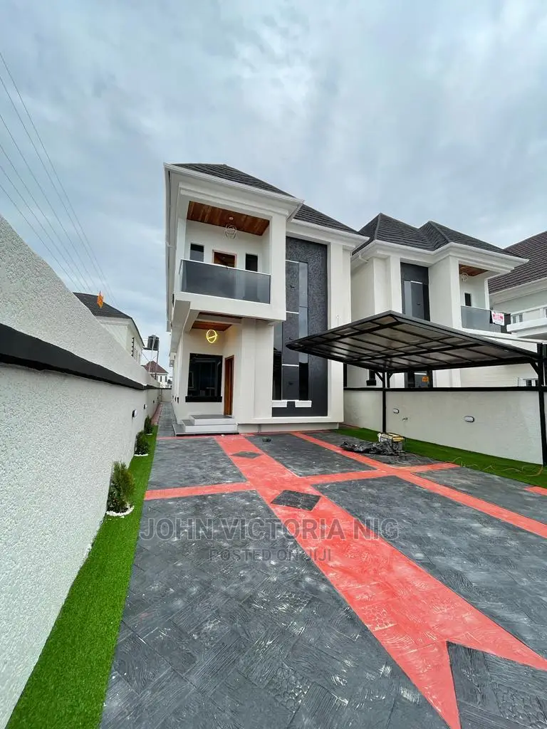 5bdrm Duplex in Thomas for sale in Thomas Estate