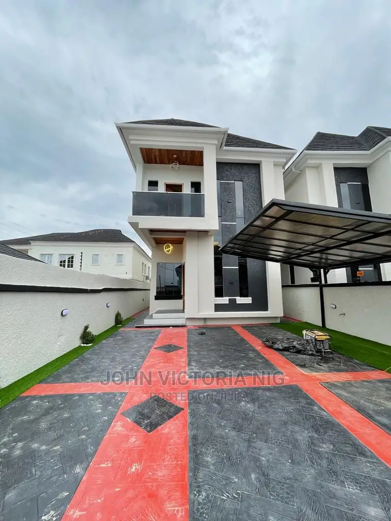 5bdrm Duplex in Thomas for sale in Thomas Estate