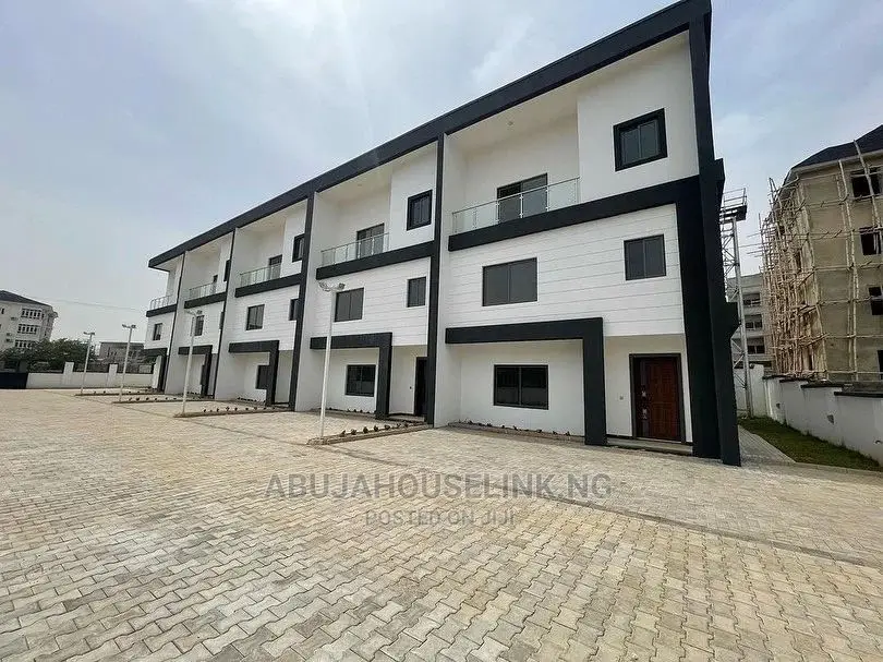 5bdrm Townhouse/Terrace in Jahi by Gilmore for Sale in Jahi
