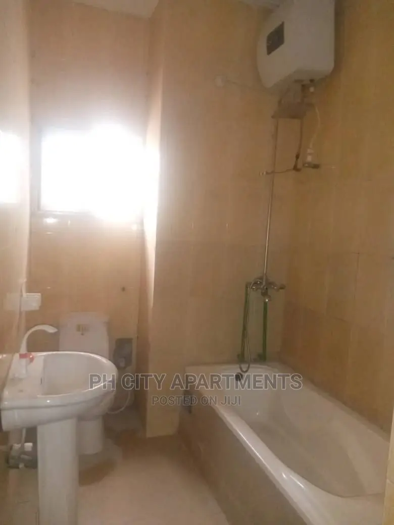 3bdrm Block of Flats in Port-Harcourt for rent in Port-Harcourt