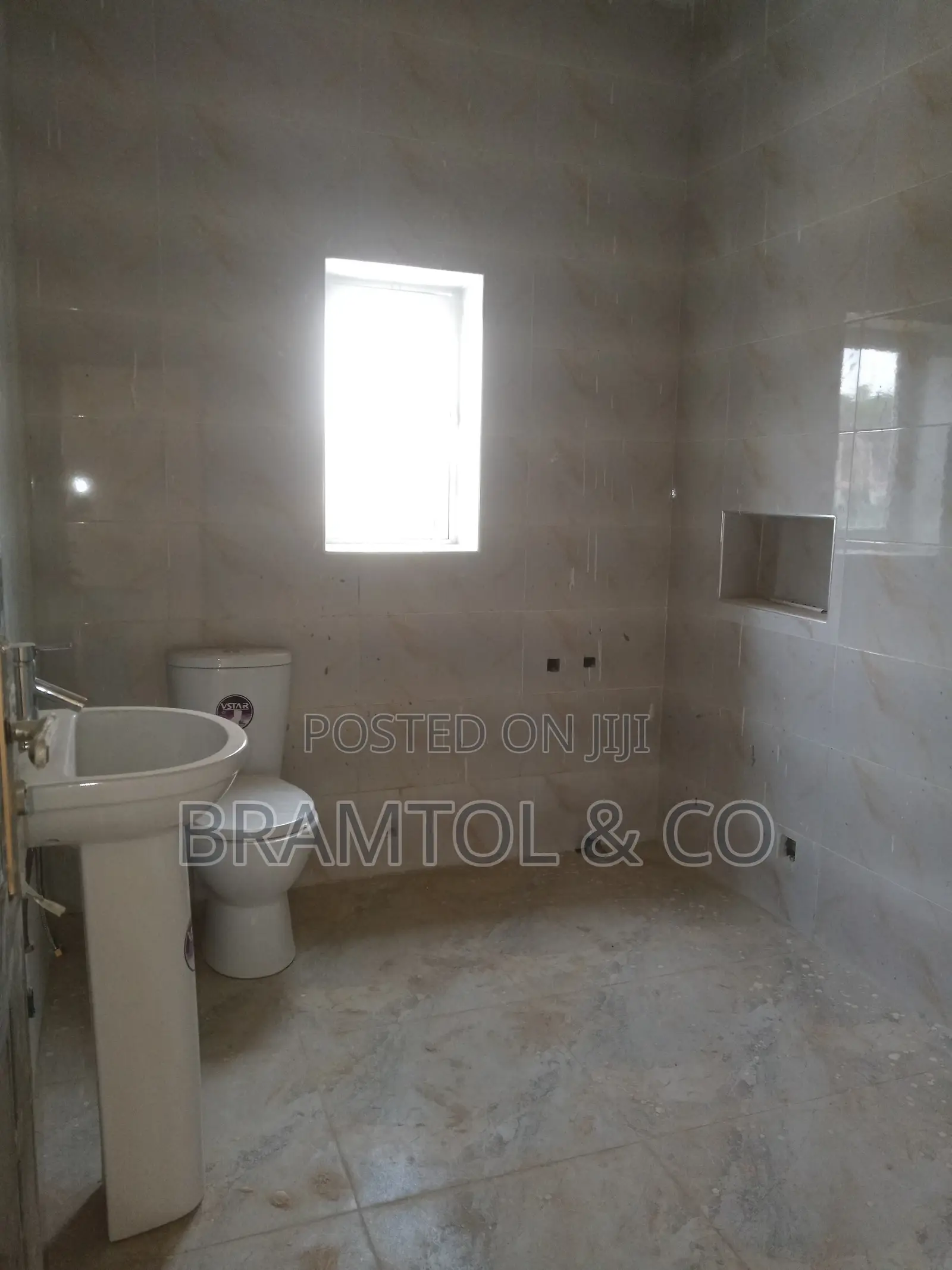 4bdrm Terraced in Guzape Sale in Guzape District
