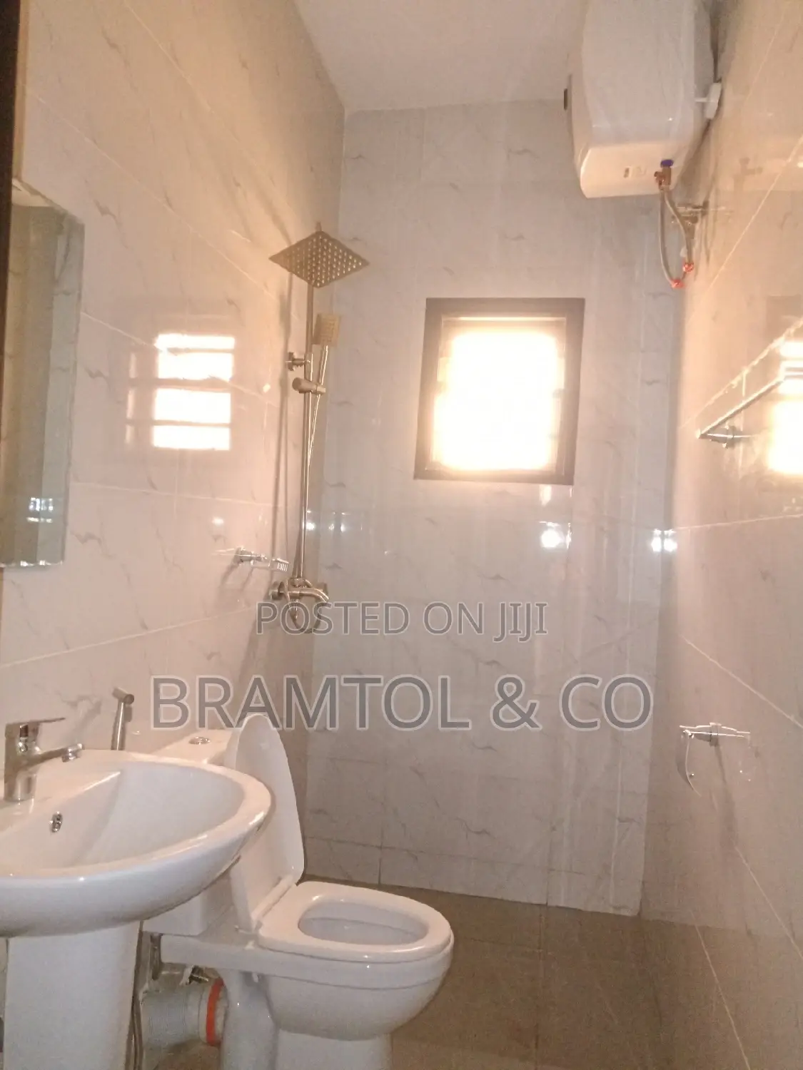 Furnished 4bdrm Townhouse / Terrace in Guzape District for rent in Guzape District