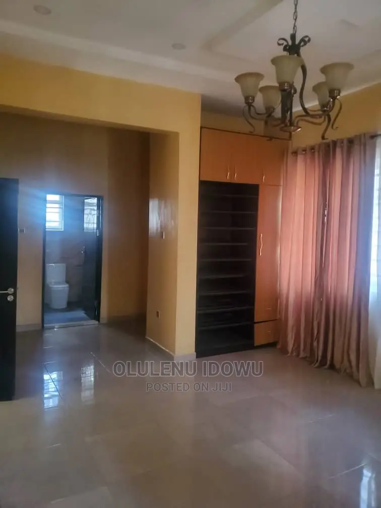 Furnished 5bdrm Duplex in Ikeja for Sale in Ikeja