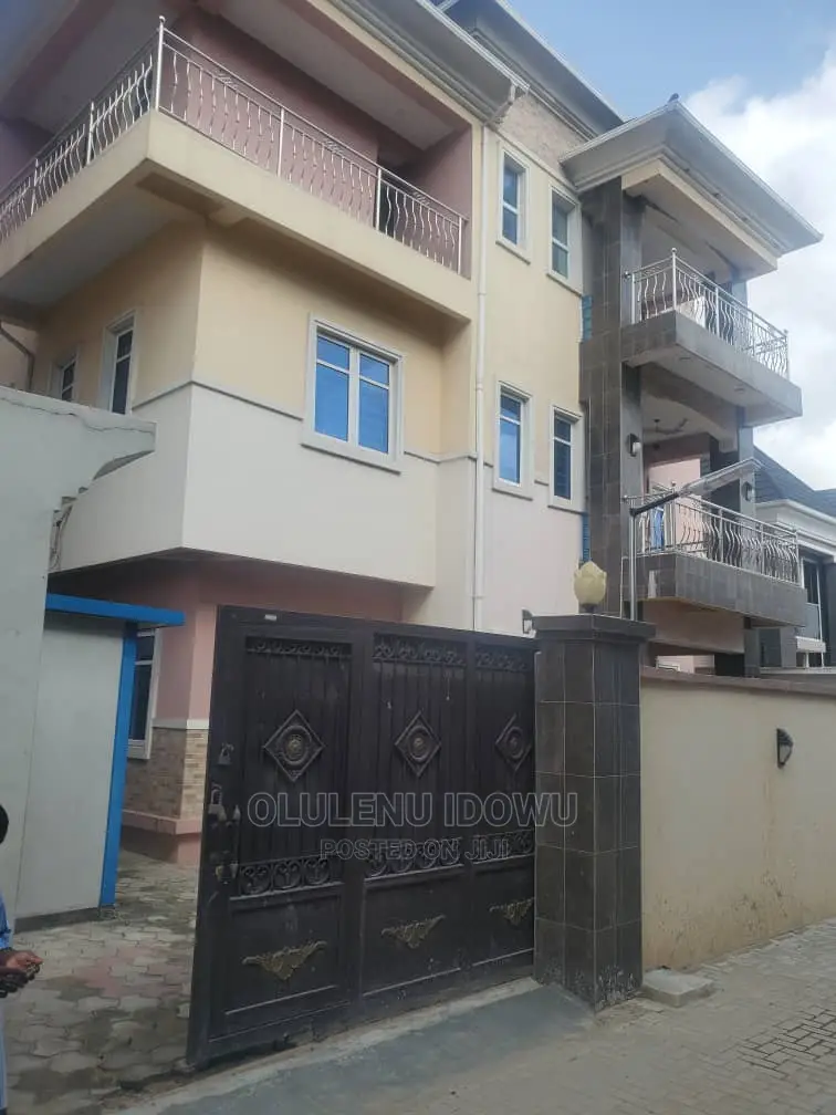 Furnished 5bdrm Duplex in Ikeja for Sale in Ikeja