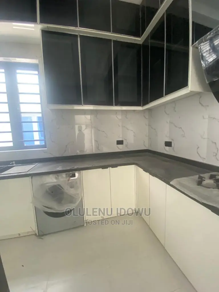 Furnished 5bdrm Duplex in Lekki for sale in Lekki