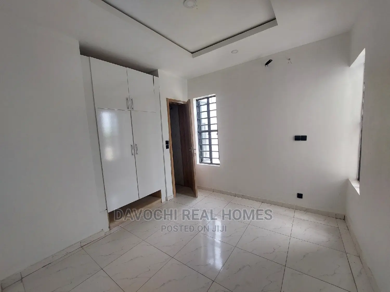 3bdrm Apartment in Ikota, Lekki for sale in Lekki