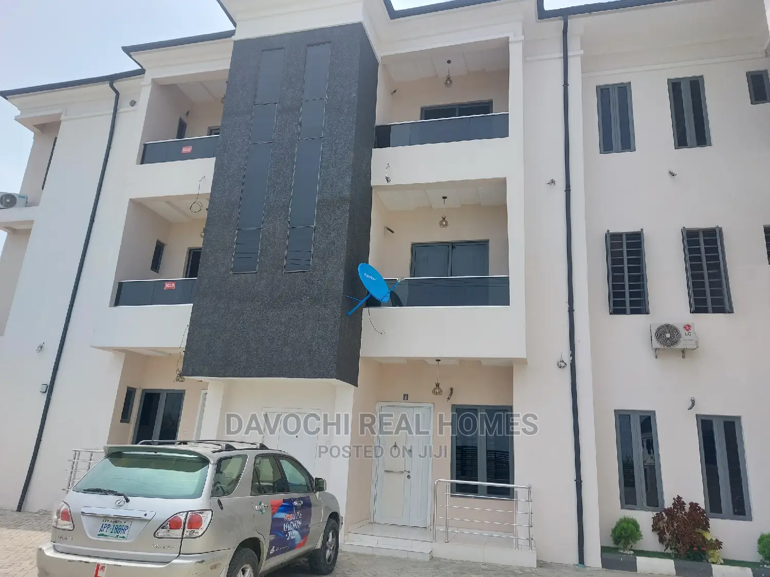 2bdrm Apartment in Ikota Estate, Lekki for sale in Lekki