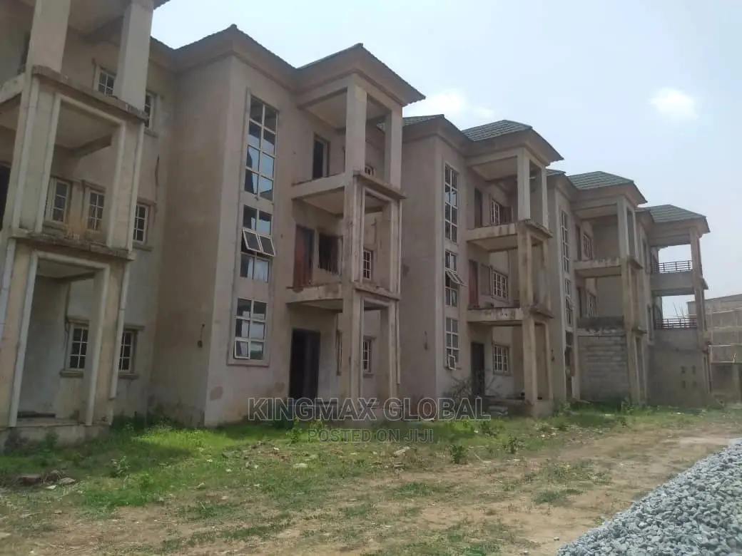 5bdrm Townhouse/Terrace in Life Camp for Sale in Life Camp