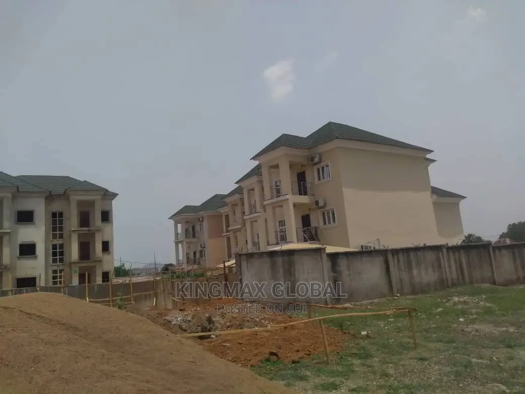 5bdrm Townhouse/Terrace in Life Camp for Sale in Life Camp