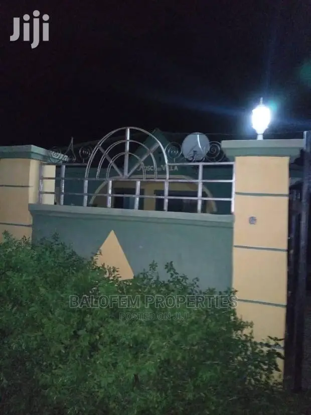 10bdrm Bungalow in Balofem Properties $, Abeokuta North for sale in Abeokuta North