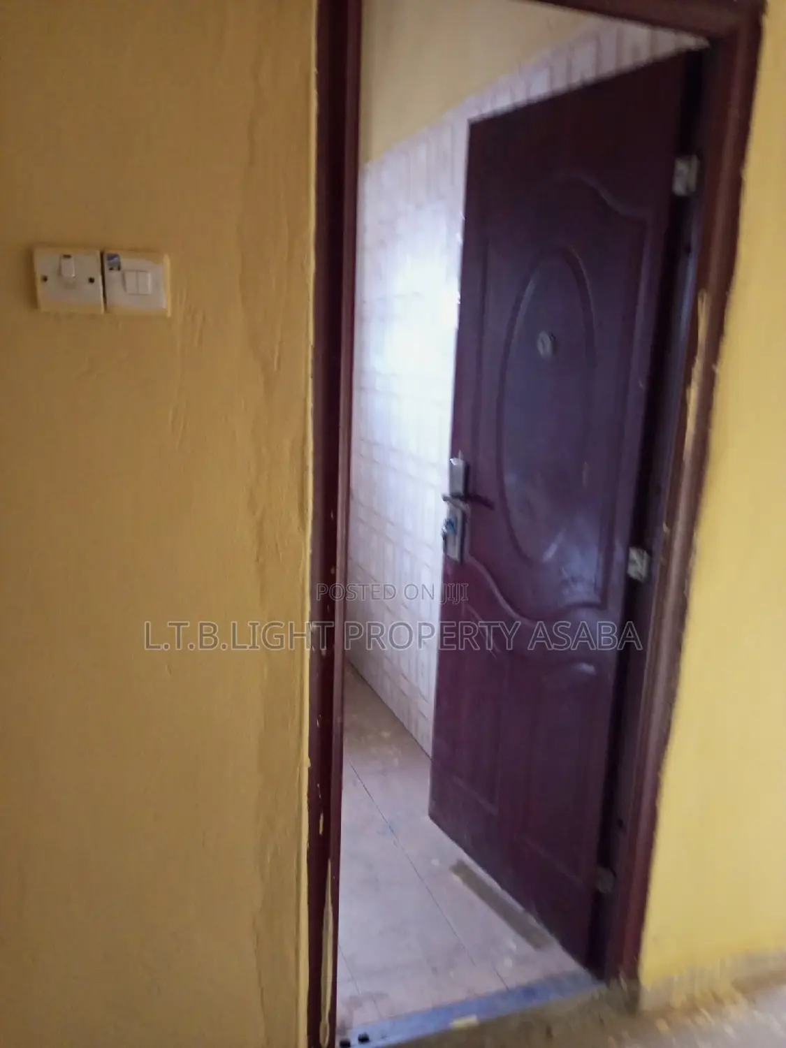 3bdrm Block of Flats in L.T.B Light, Oshimili North for rent in Oshimili North