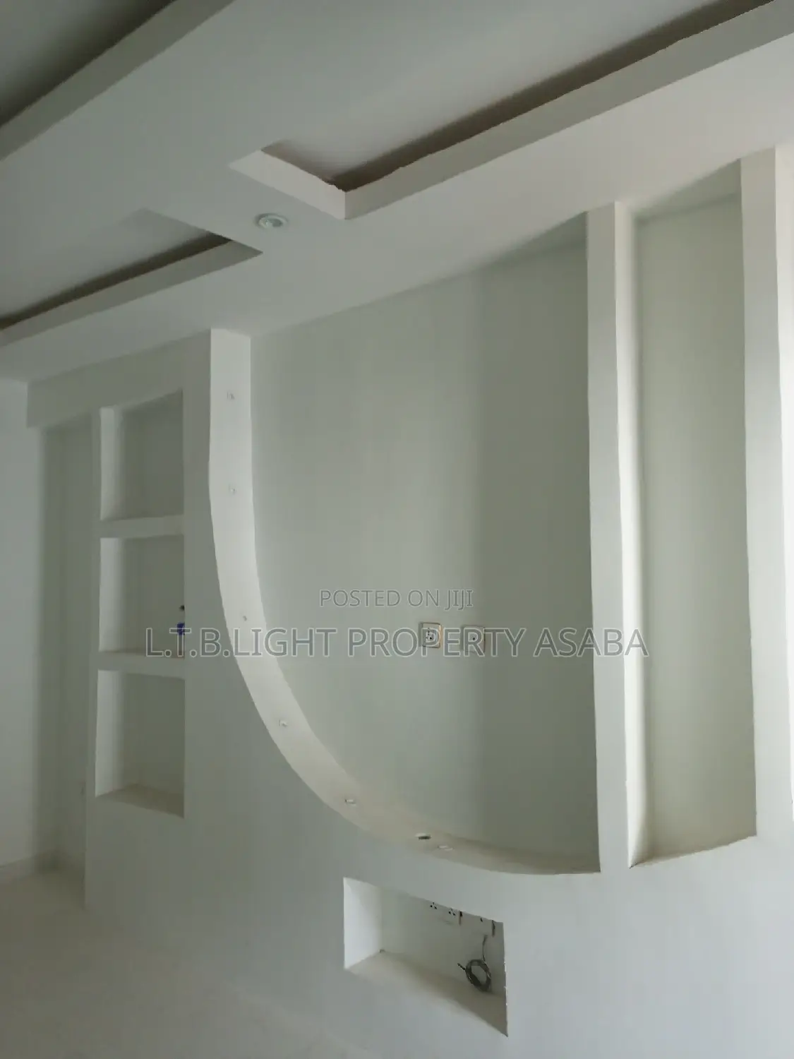 2bdrm Block of Flats in L.T.B Light, Oshimili North for rent in Oshimili North