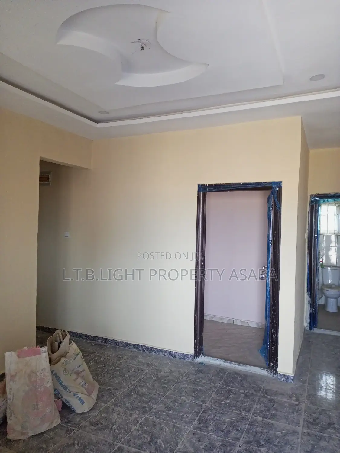 1bdrm Block of Flats in L.T.B Light, Oshimili North for rent in Oshimili North