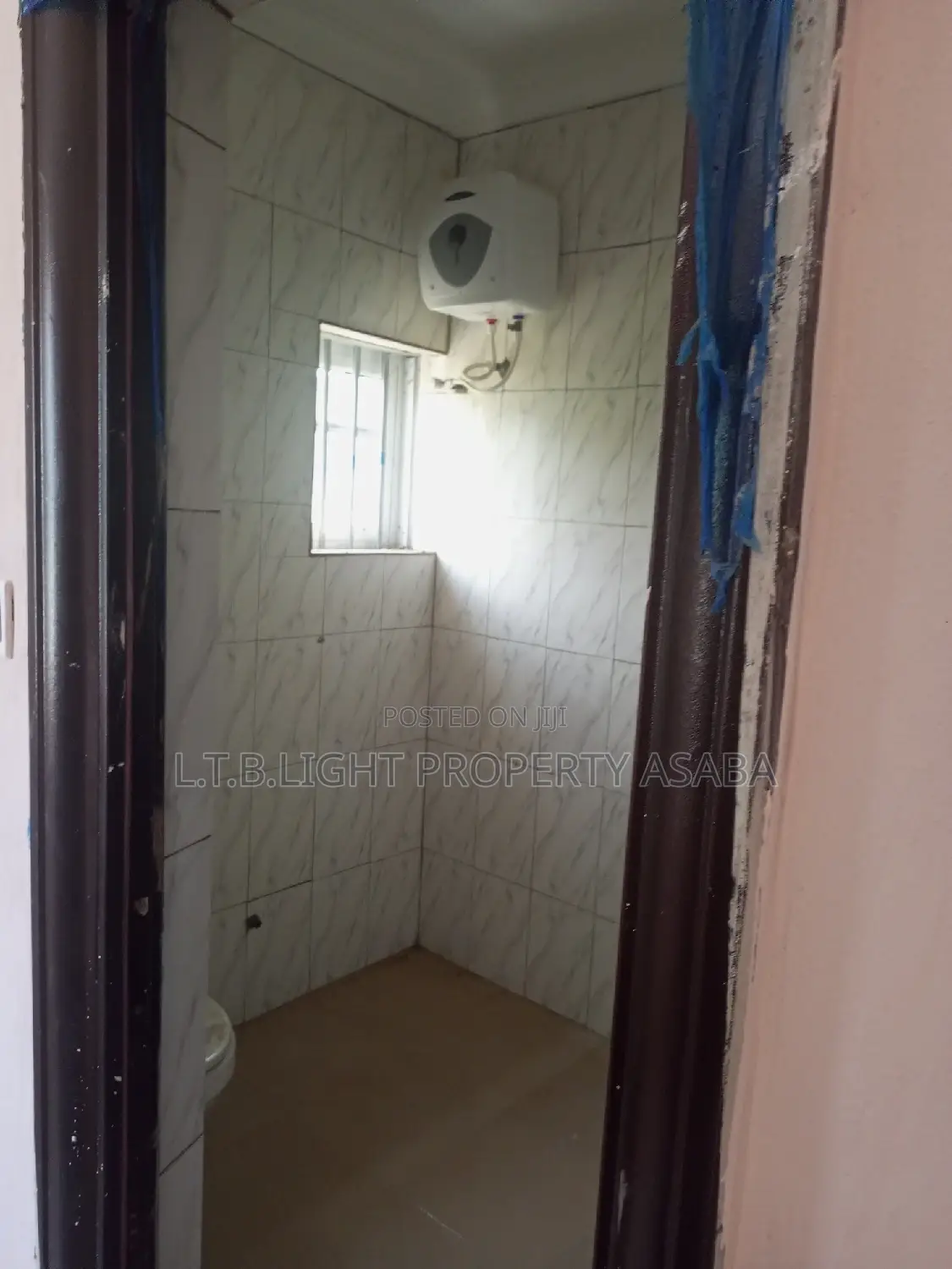 1bdrm Block of Flats in L.T.B Light, Oshimili North for rent in Oshimili North