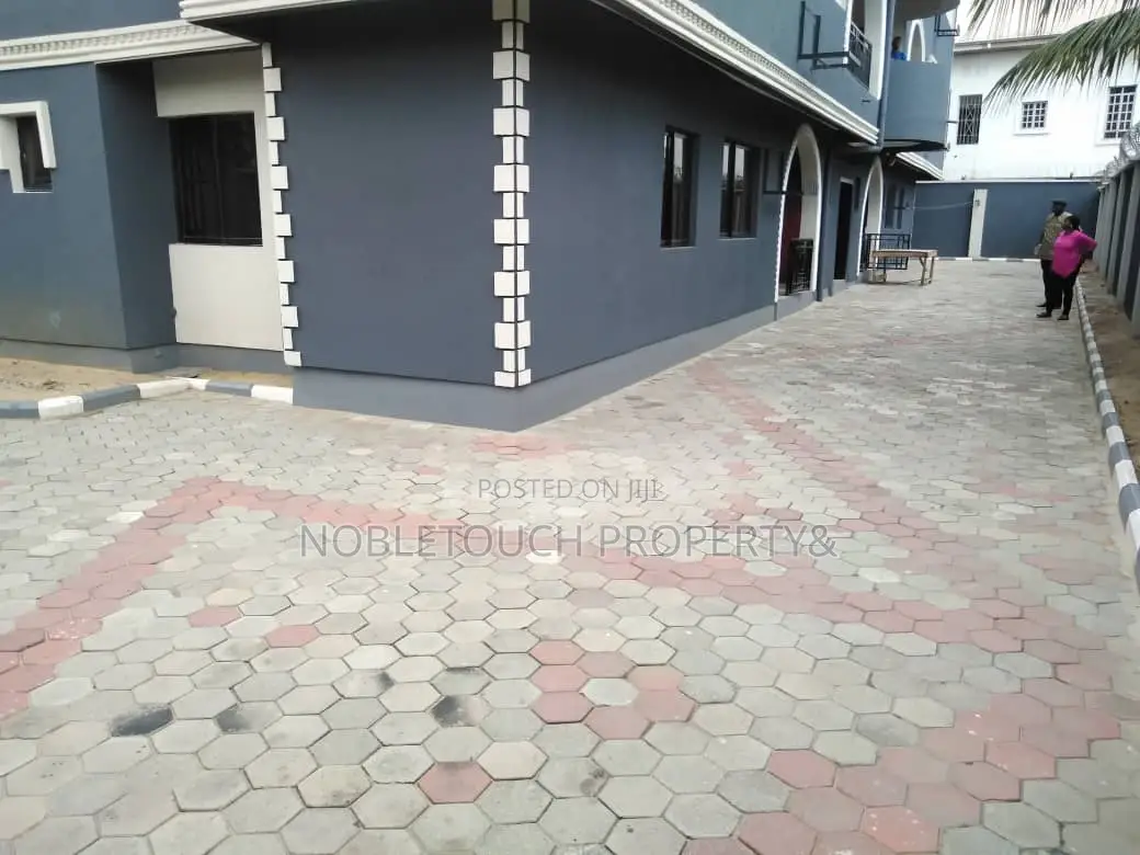 3bdrm Block of Flats in Thomas Estate Ajah for Sale in Thomas Estate