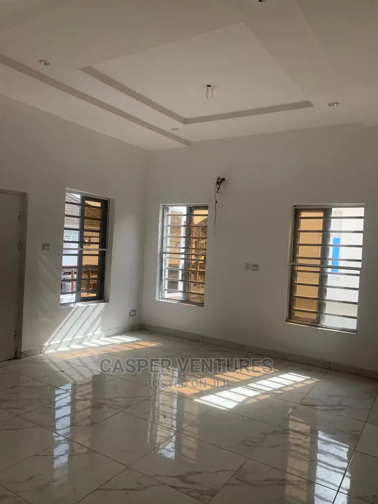 Studio Apartment in Itedo, Idado for rent in Idado