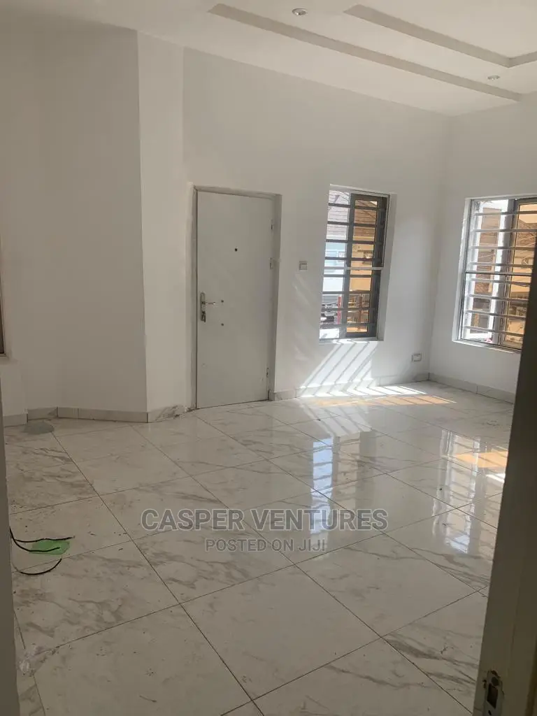 Studio Apartment in Itedo, Idado for rent in Idado