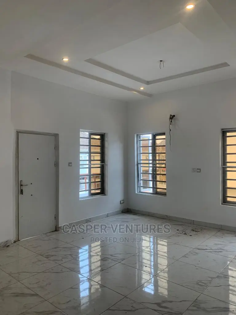 Studio Apartment in Itedo, Idado for rent in Idado
