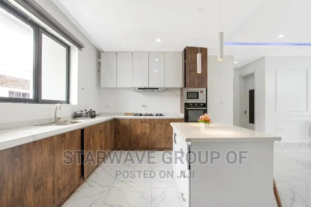2 Bed Shortlet Apartment in Lekki in Lekki