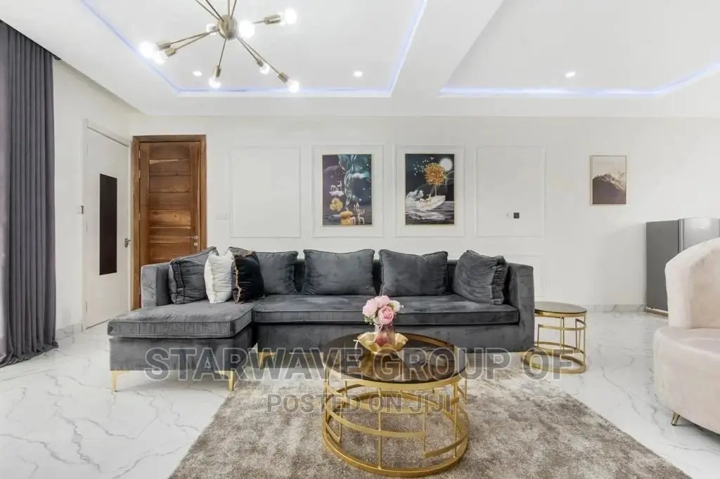 2 Bed Shortlet Apartment in Lekki in Lekki