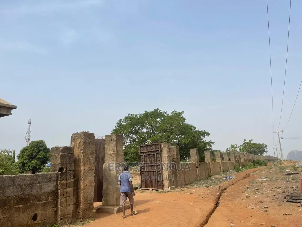3 Hecters of Multi Purpose Land on Kubwa Express Way in Gwarinpa