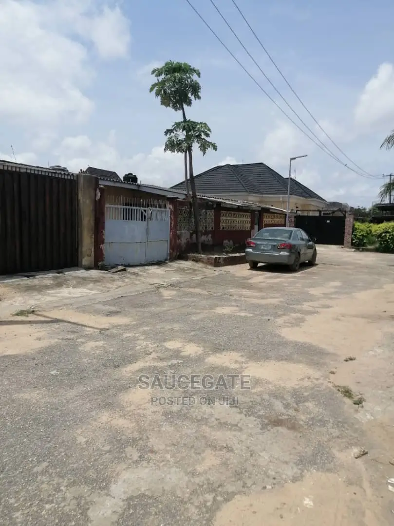 4bdrm Bungalow in Close 44 Satellite for sale in Satellite Town