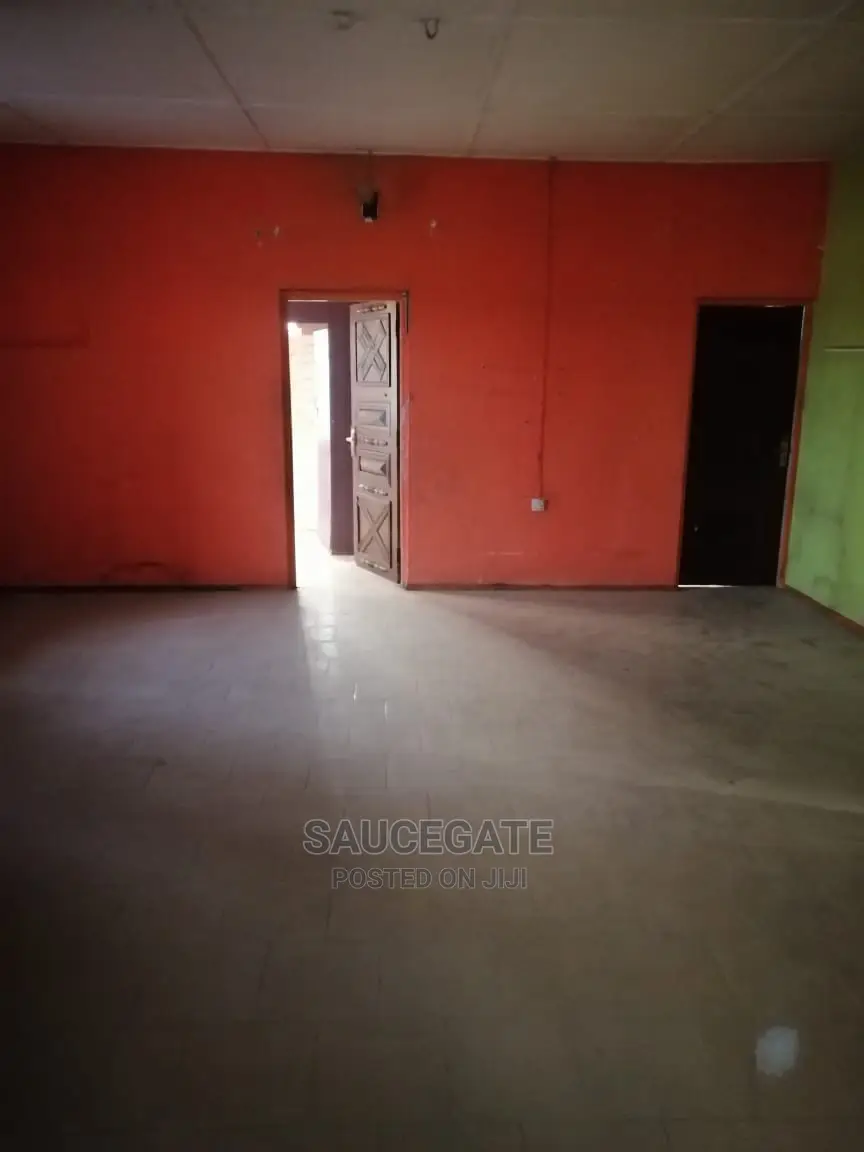 4bdrm Bungalow in Close 44 Satellite for sale in Satellite Town