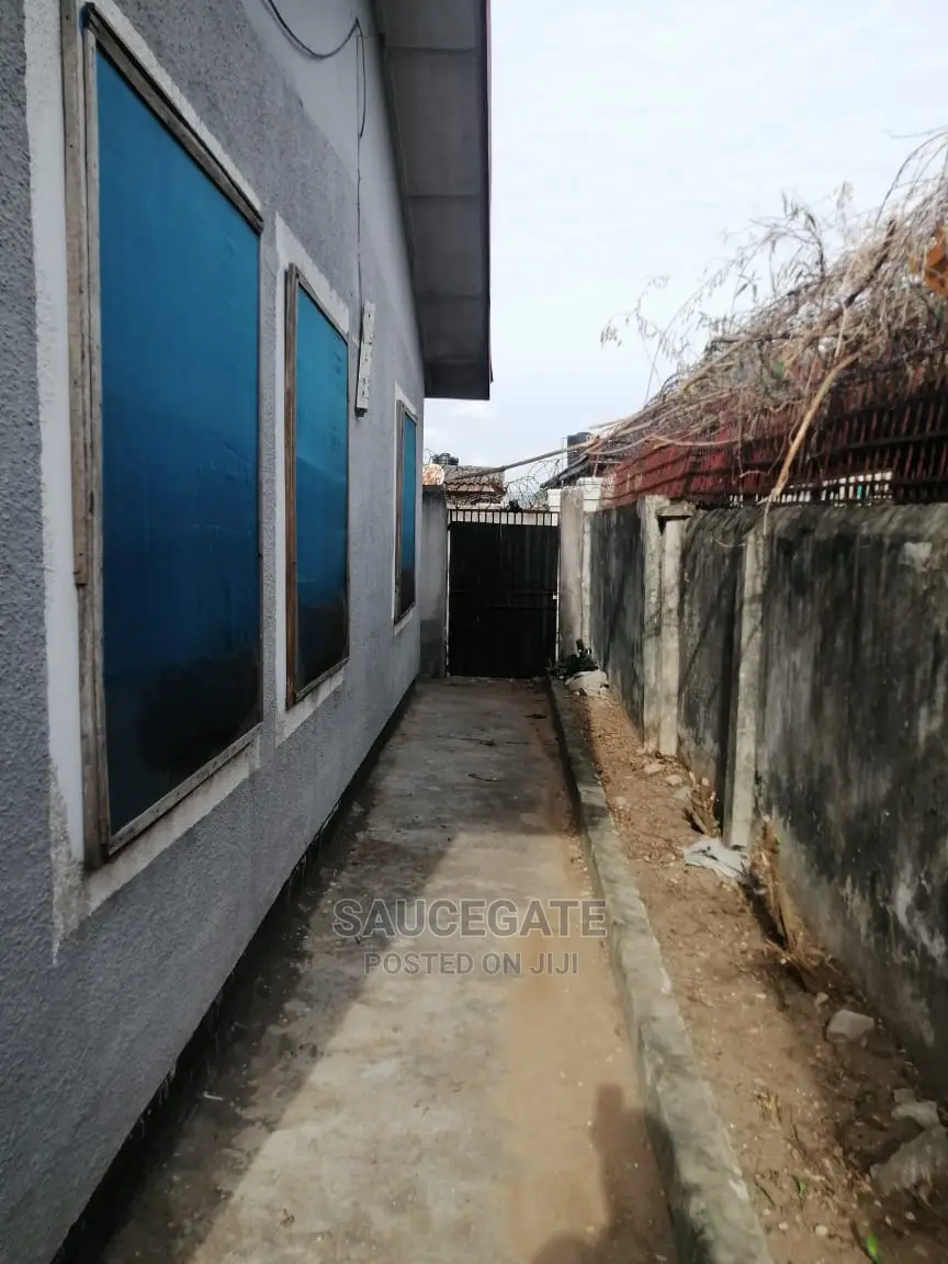 4bdrm Bungalow in Close 44 Satellite for sale in Satellite Town