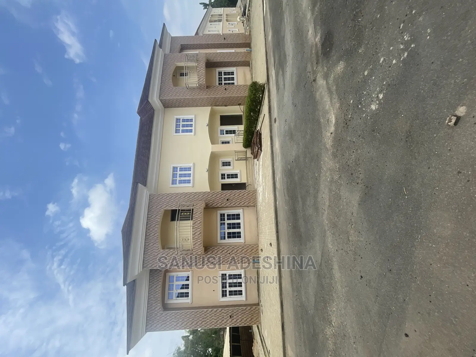 4bdrm Duplex in Life Camp FCT Abuja for Sale in Life Camp