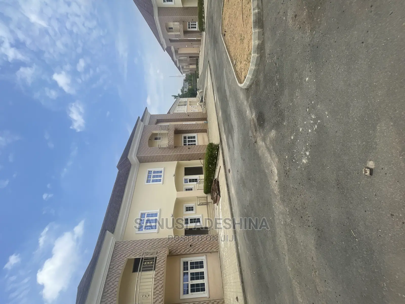 4bdrm Duplex in Life Camp FCT Abuja for Sale in Life Camp