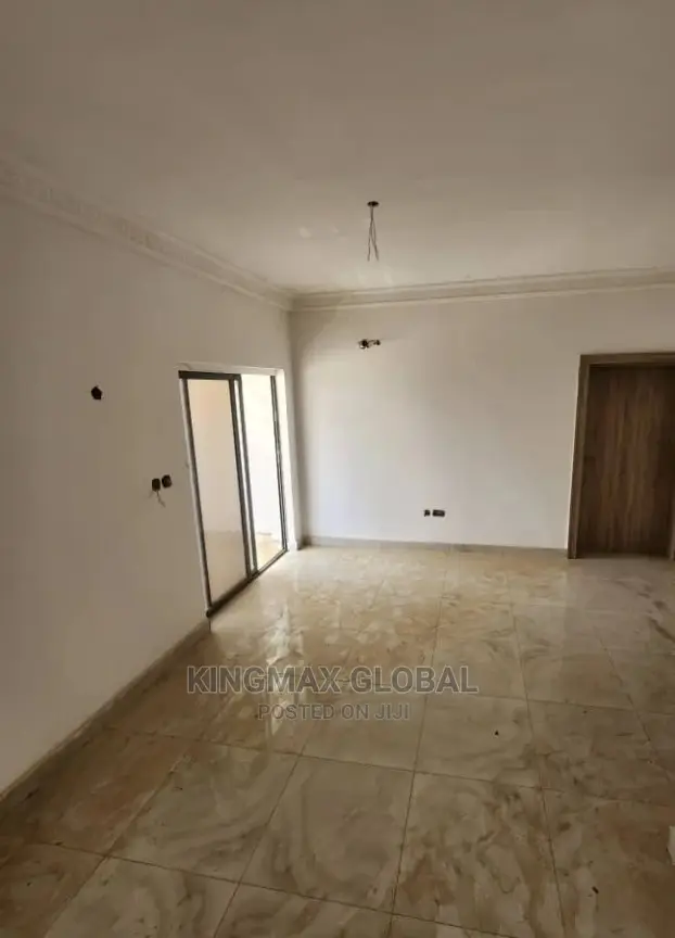 5bdrm Townhouse/Terrace in Luxury Homes, Wuye for Sale in Wuye
