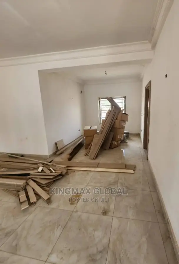 5bdrm Townhouse/Terrace in Luxury Homes, Wuye for Sale in Wuye