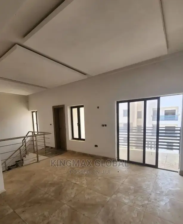 5bdrm Townhouse/Terrace in Luxury Homes, Wuye for Sale in Wuye