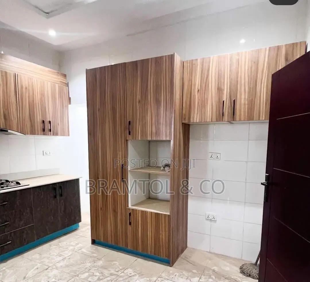 4bdrm Townhouse/Terrace in Dawaki for Sale in Dawaki
