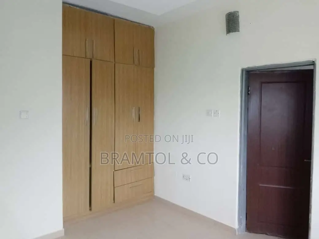 3bdrm Block of Flats in With Bq, Mabushi for rent in Mabushi